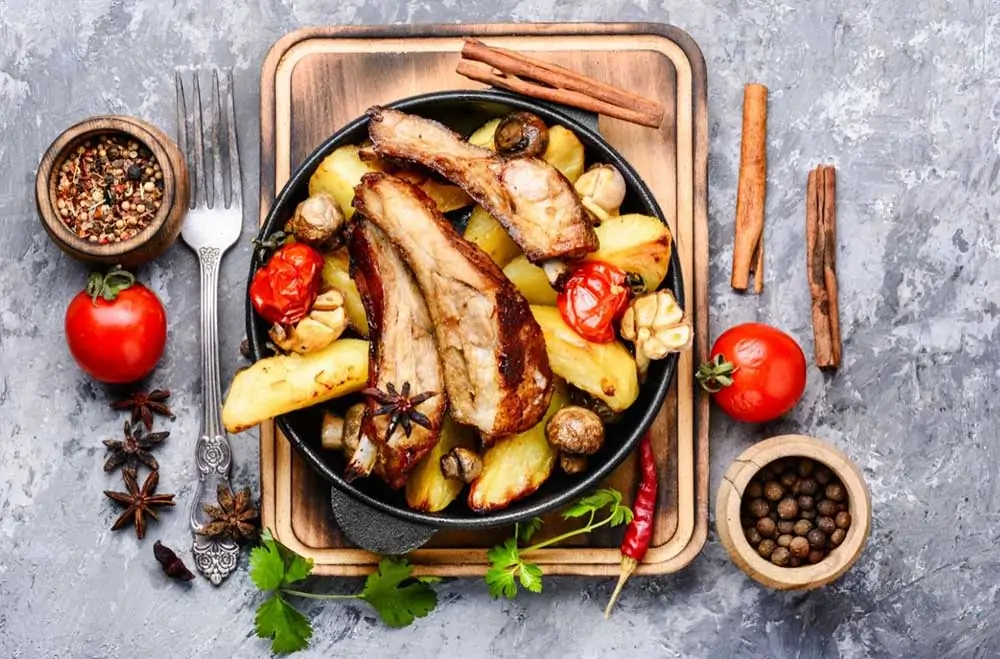 spareribs-with-potato-salad